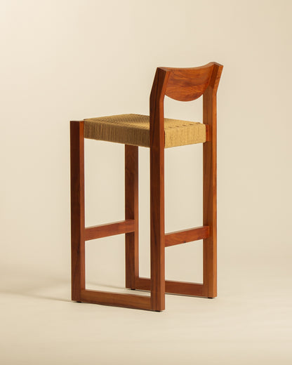 Banco alto con respaldo Paola con asiento tejido